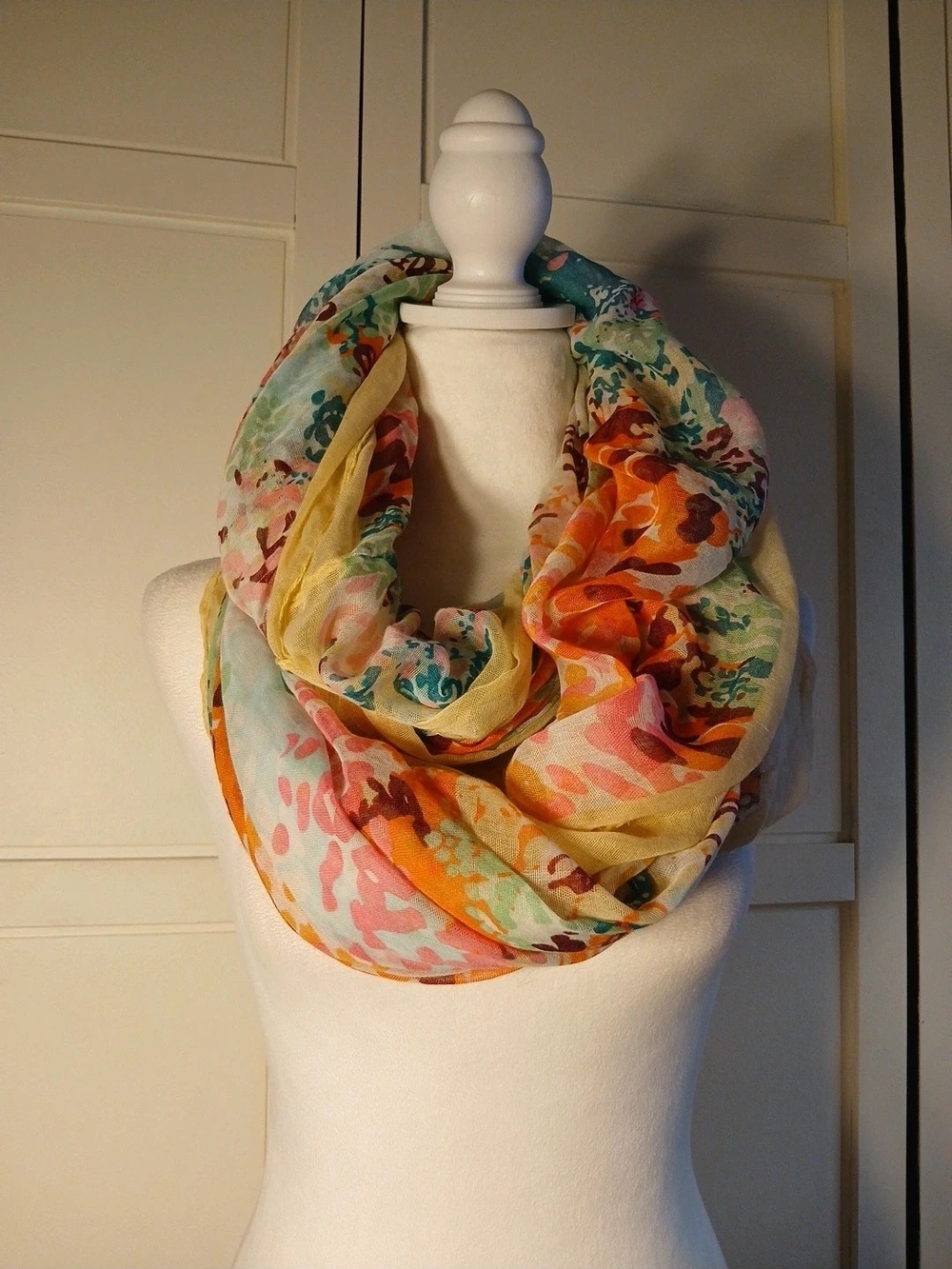 Lightweight Floral Infinity Scarf - Multicolor
